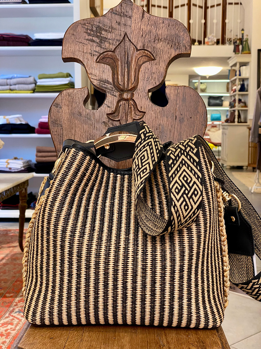 Accessori donna – borsa a righe in paglia