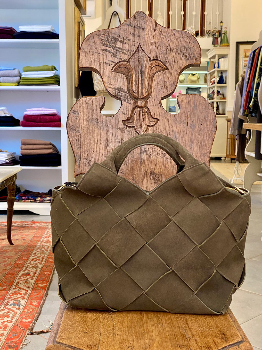 Accessori donna – borsa intrecciata verde oliva