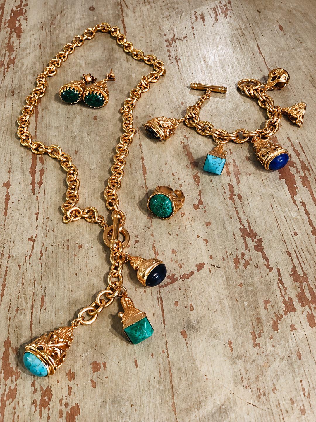 Accessori donna – collana e anelli con pietre verdi