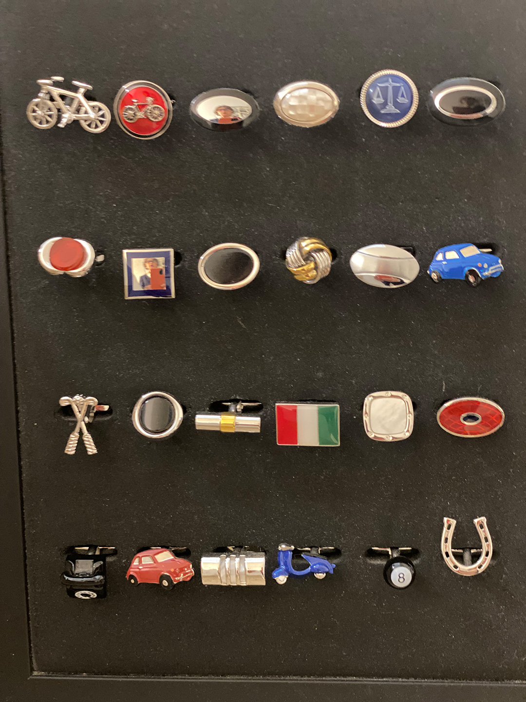 Accessori uomo – gemelli da camicia su espositore
